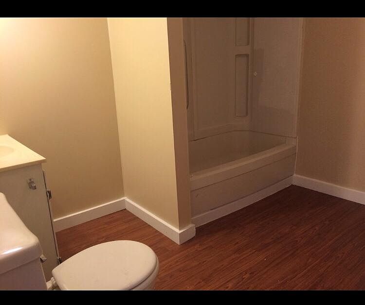 1st image of 222 1/2 S 1st St