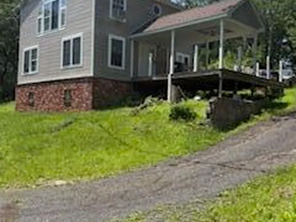 2287 Chipperfield Dr, Stroudsburg, PA 18360