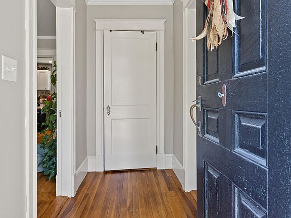 4th image of 75 Ocean House Road