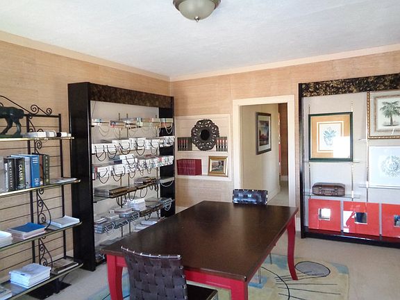 4th image of 11 McLeod Ln