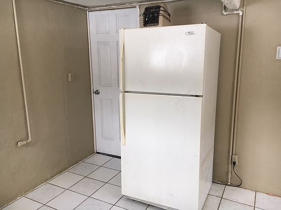 3rd image of 318-320 N Darr Ave