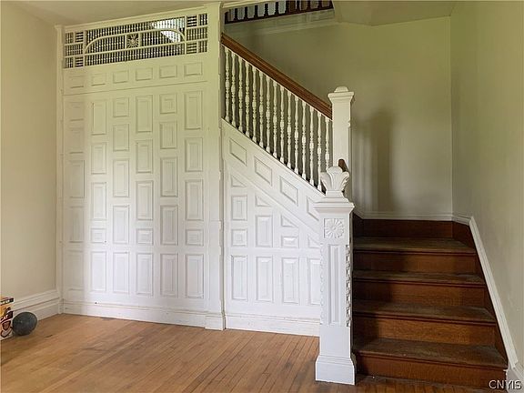 3rd image of 2954 Cataract St