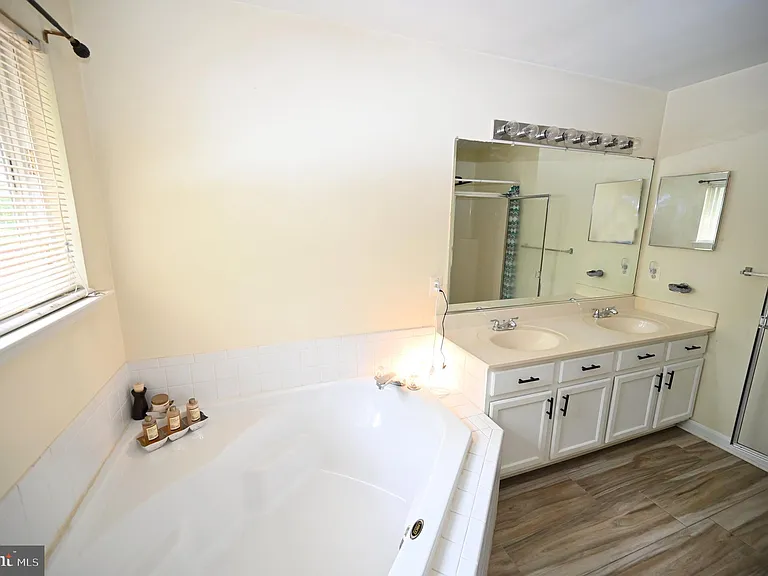 9172 Granite Ct — Photo 27