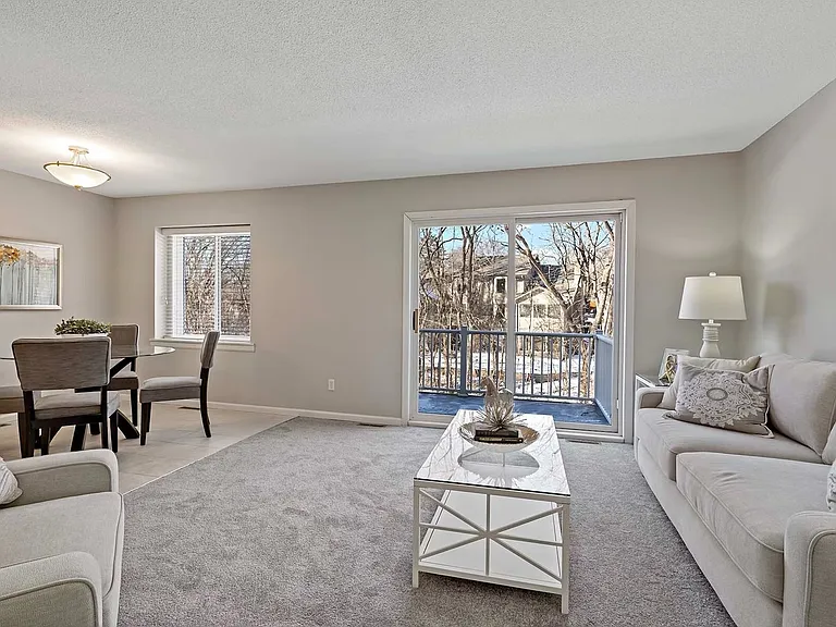 432 Pondridge Cir — Photo 3