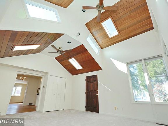 2nd image of 5027 Cathedral Ave NW
