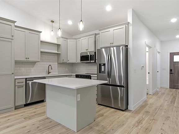 5th image of 1714 Whitetail Way
