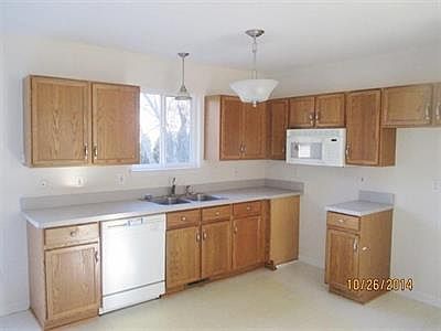 5th image of 7620 S Horseshoe Blvd