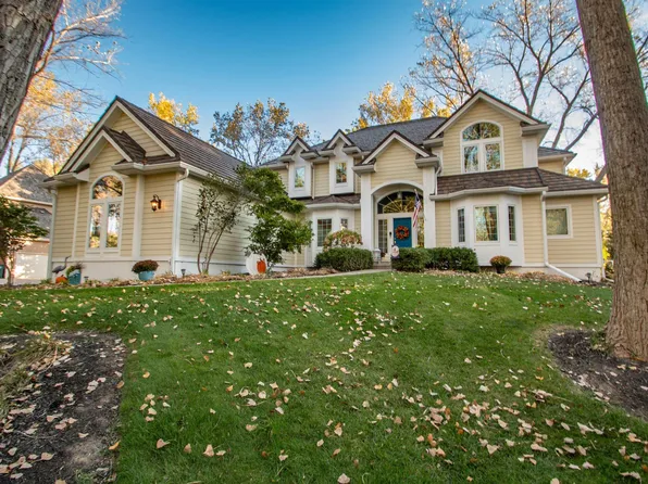 960 Quail Hollow Cir, Dakota Dunes, SD 57049