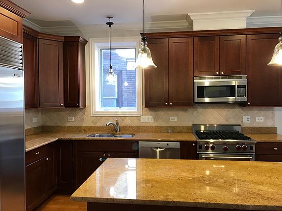 4th image of 2720 N Lehmann Ct APT 3