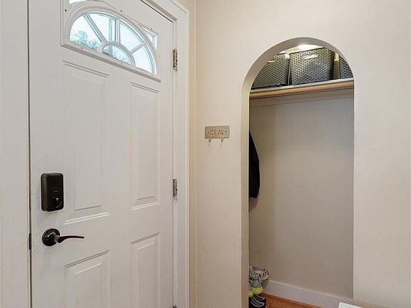 2nd image of 1208 Villa Rd