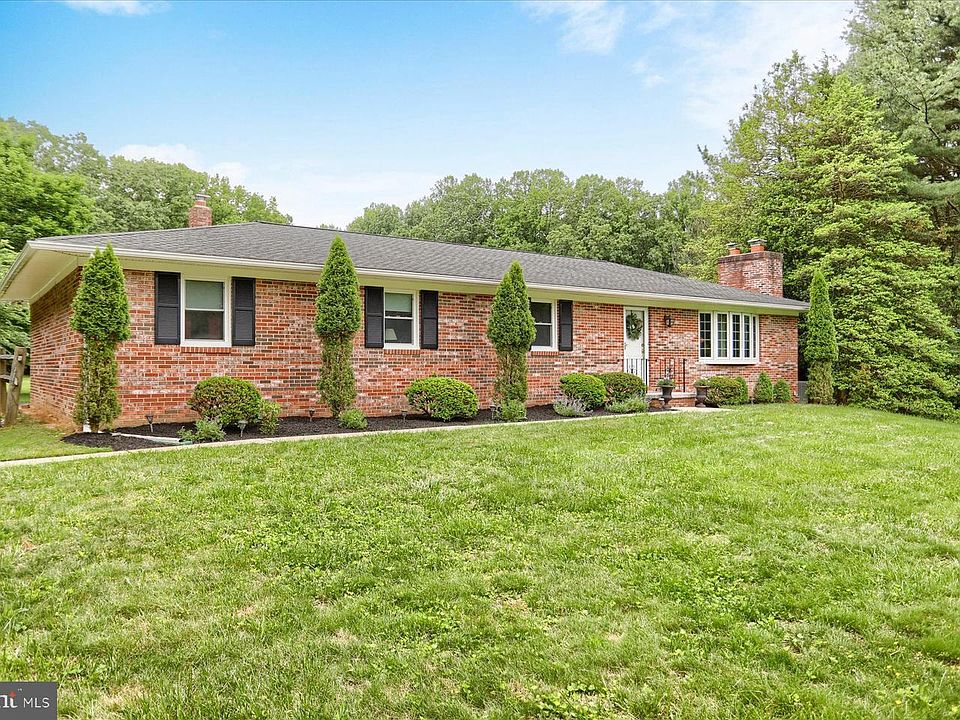 1st image of 9 Quail Wood Ct