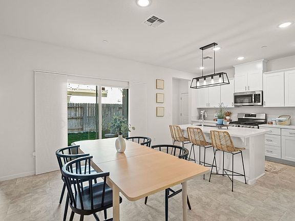 4th image of 705 Niemann Street