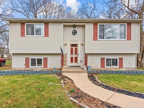 3006 E Hickory Dr, Wonder Lake, IL 60097