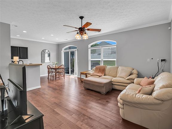 4th image of 3634 Sequoia Dr