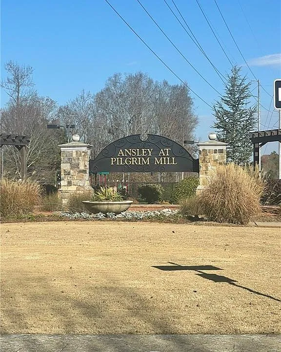 2350 Mayfair Dr