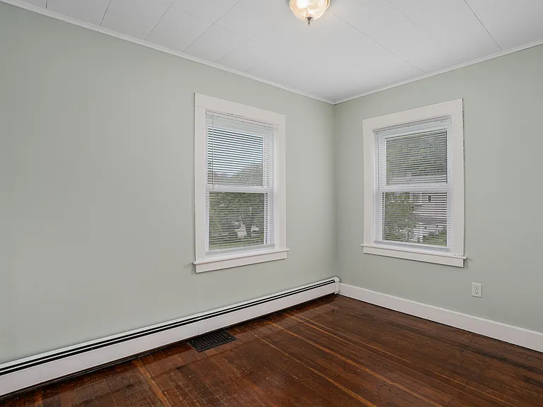 6 Boys Ave — Photo 14