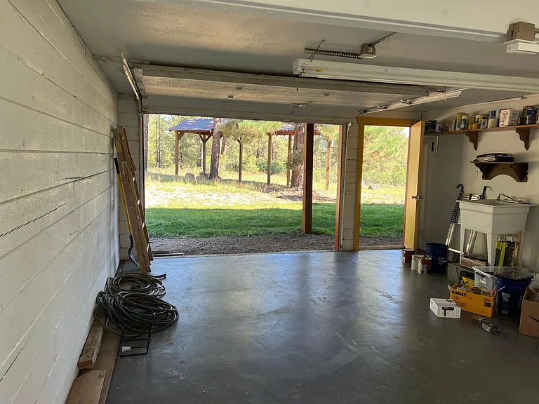 Rear Facing Garage/Workout/Shop