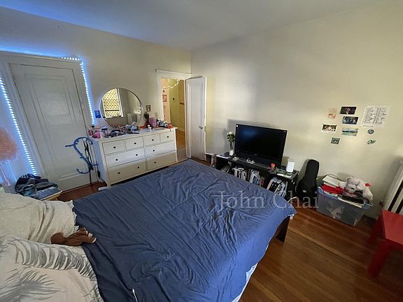 2nd image of 36 Linden St APT 23