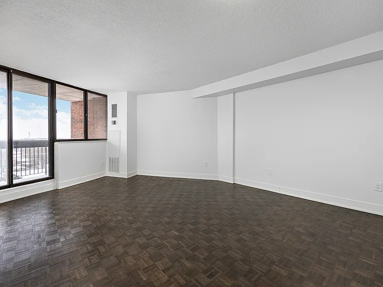 2445 The Collegeway — Photo 12