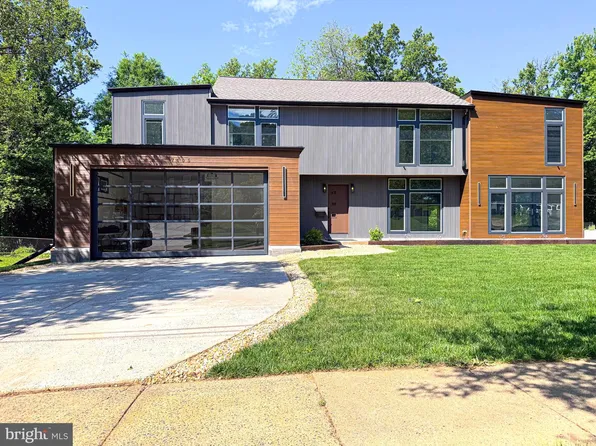 7405 Sportsman Dr, Falls Church, VA 22043