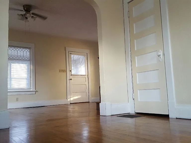 620 Allen St — Photo 5