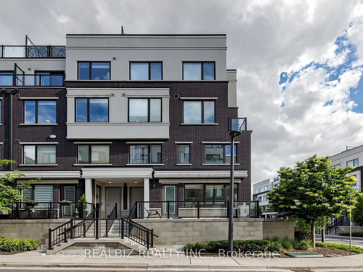 3 bed, $2,899 — Photo 1
