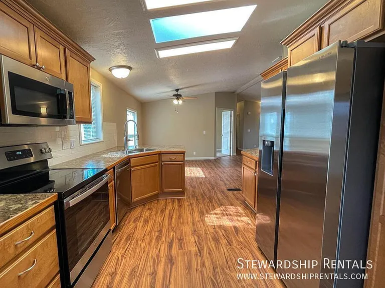 1313 Bramblewood Ln — Photo 8