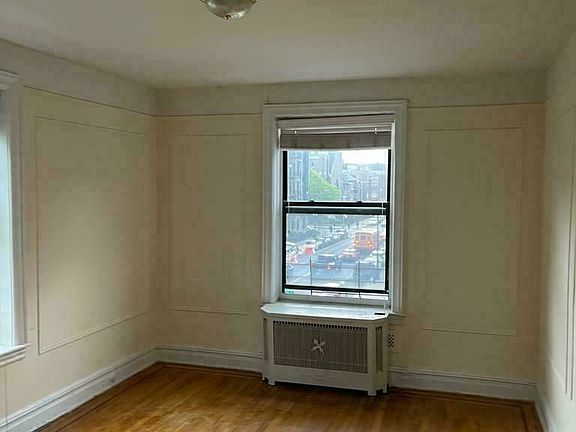 3rd image of 200 E 19th St #E3