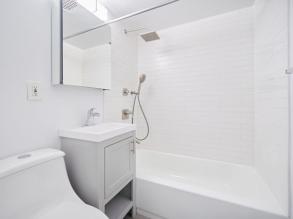 5th image of 57 E 77th St #5