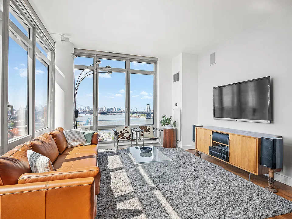 2 Northside Piers #20L