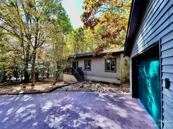 163 Dalonigei Ct, Brevard, NC 28712