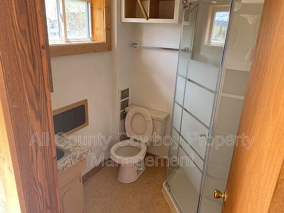3rd image of 17 Cedar Ave