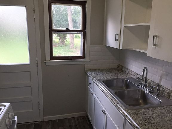 5th image of 529 Van Brunt Blvd