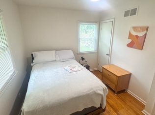 2202 S Cedar Ave ROOM 3, Independence, MO 64052