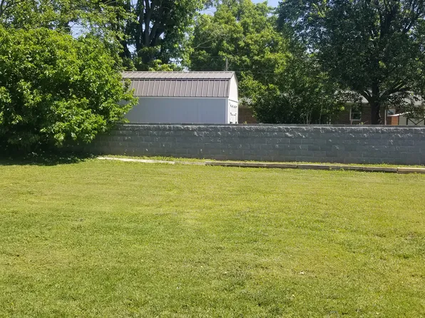 308 Talbert Dr, Hopkinsville, KY 42240