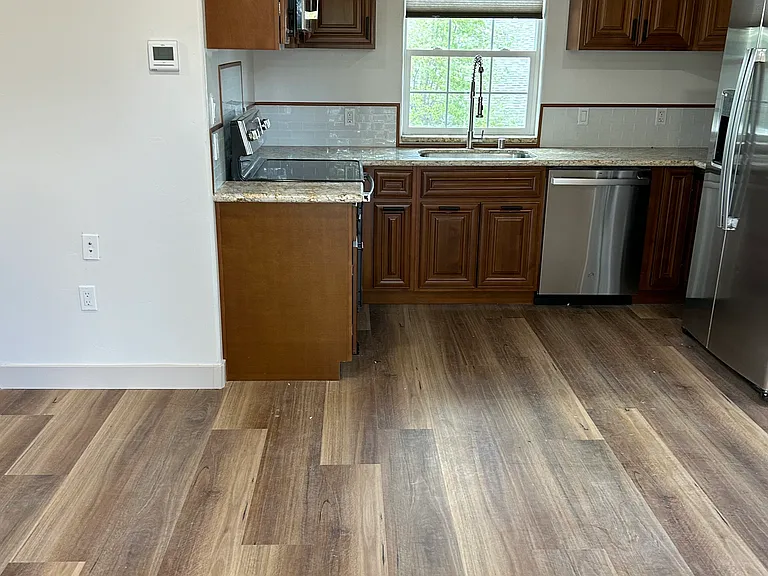 154 Clover St #B — Photo 6