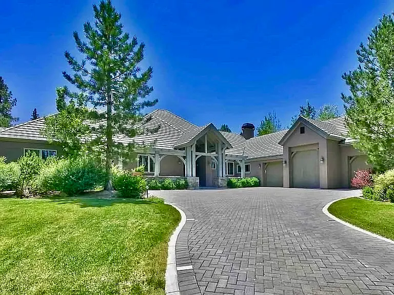 5820 Strasbourg Ct