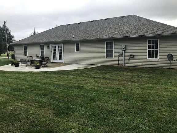 3rd image of 801 Orchid St