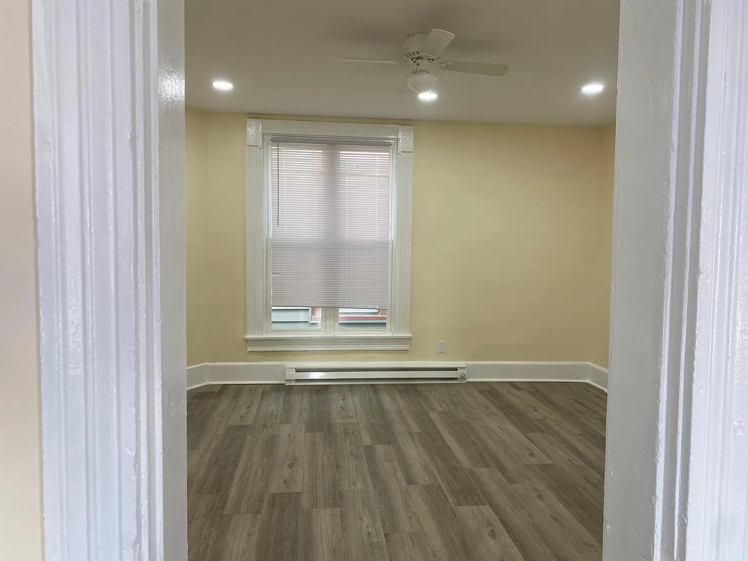 1301 S Reisner St — Photo 2