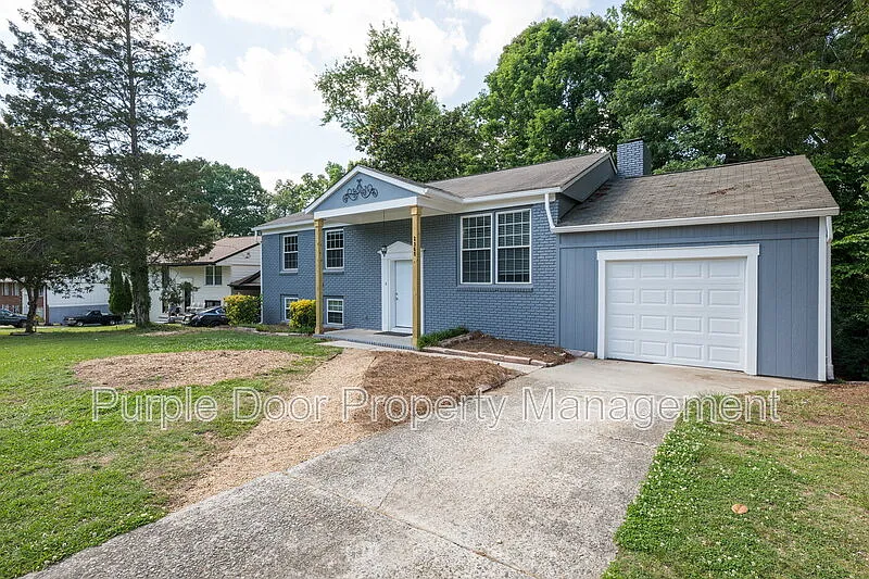 4 bed, 2.5 bath, $2,350 — Photo 3