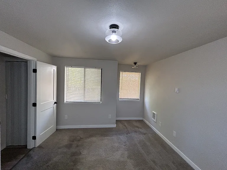 Lake Chalet — Photo 36