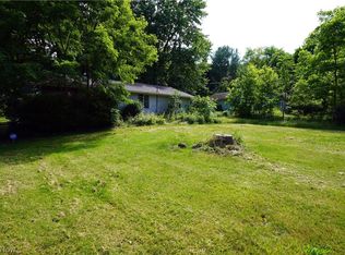 712 Renninger Rd, Akron, OH 44319