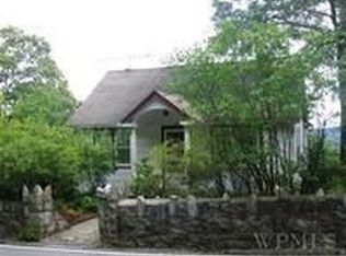 84 Tanglewylde Rd, Lake Peekskill, NY 10537