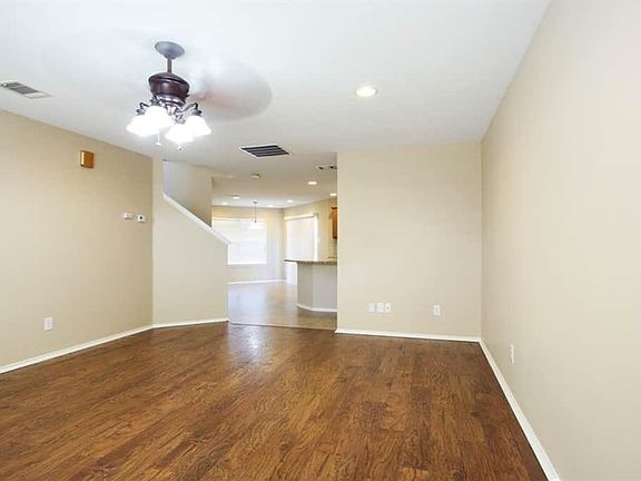 3rd image of 8200 Leaning Oak Ct