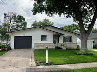 1017 10th St, Aurora, NE 68818