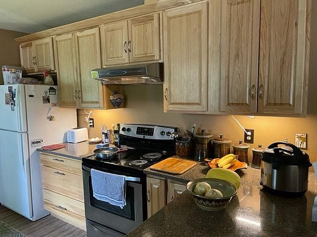 1st image of 1416 Hampstead Ave
