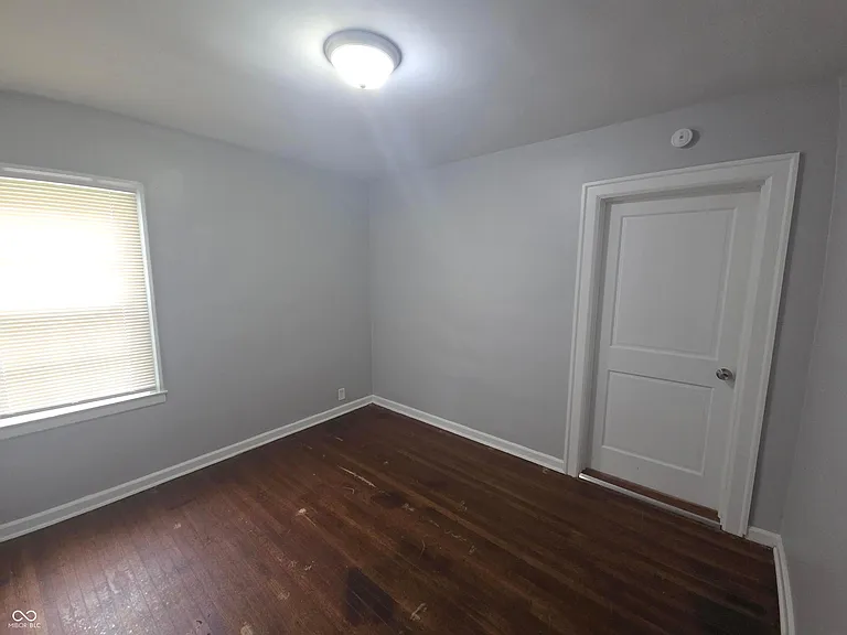4969 Crittenden Ave — Photo 16