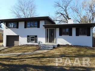 5311 N Arber Dr, Peoria, IL 61615