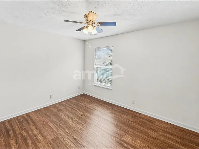 916 Springs Hill Way — Photo 16