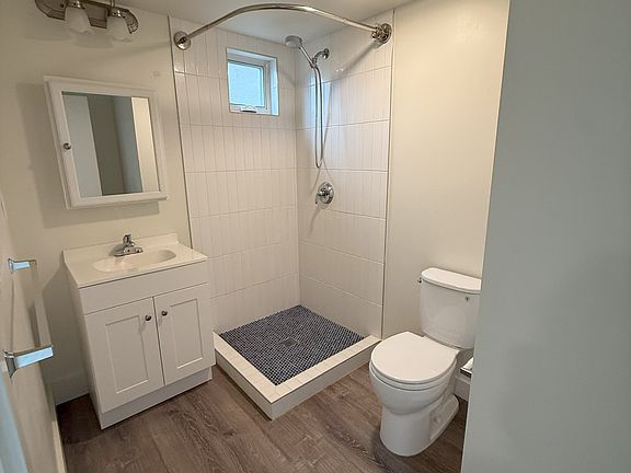4th image of 4326 Irving St #101